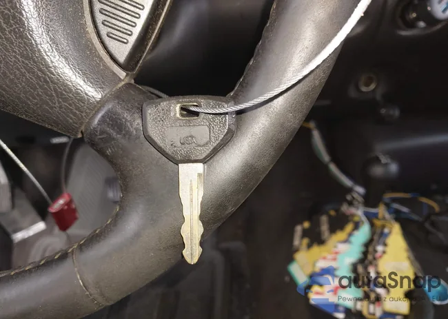 3B7KF2363YG132955: 42589019