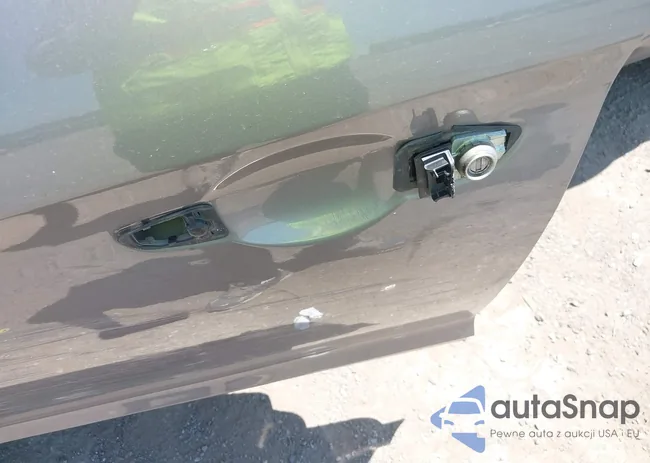 KMHD74LF3LU924817: 42589669