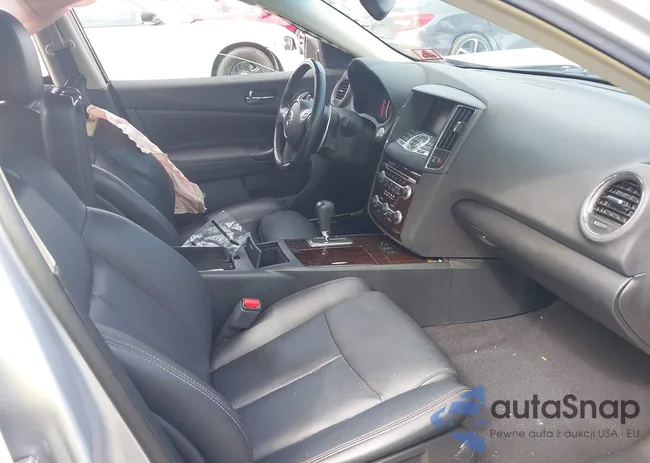 1N4AA5AP6AC826979: 42589811