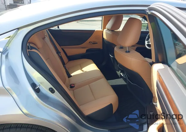 58AD11D14NU008209: 42589983