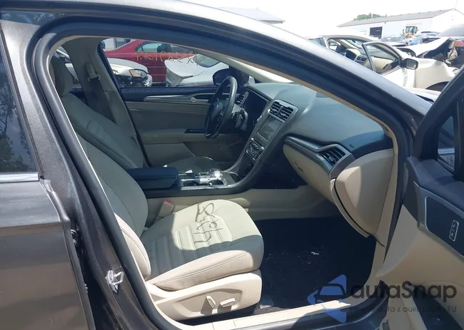 3FA6P0HDXJR254125: 42589127