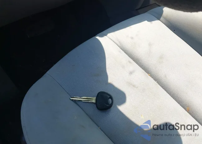 KMHDU46DX8U520939: 42589246