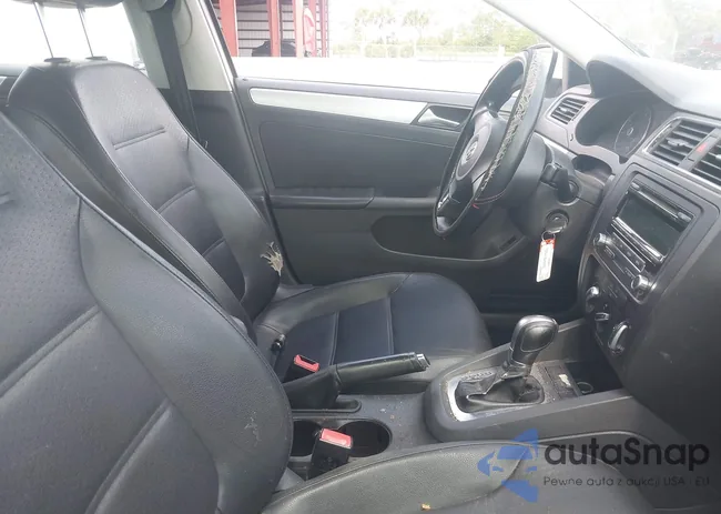 3VWDP7AJ2DM407640: 42589327