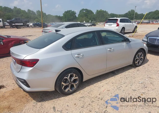 3KPF24AD0ME375235: 42589331