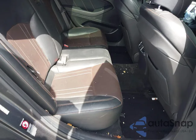 KMHGN4JB0JU231641: 42589361