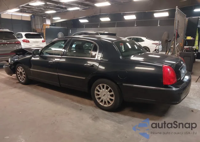 1LNHM81W17Y636586: 42589391