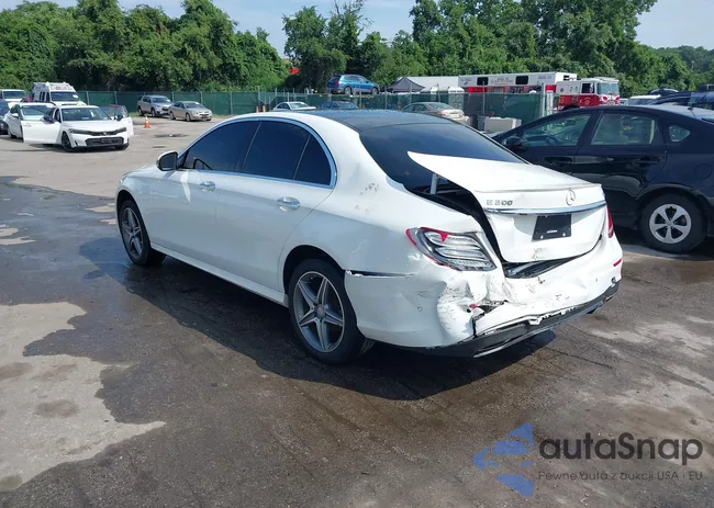 WDDZF4KB4HA070513: 42590548