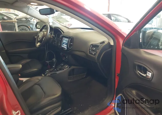 3C4NJDCB9KT752972: 42590613