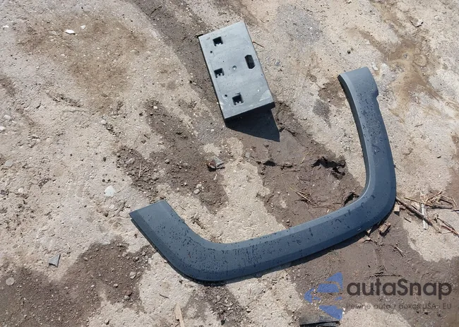 ZACCJBDB8JPG91677: 42590633