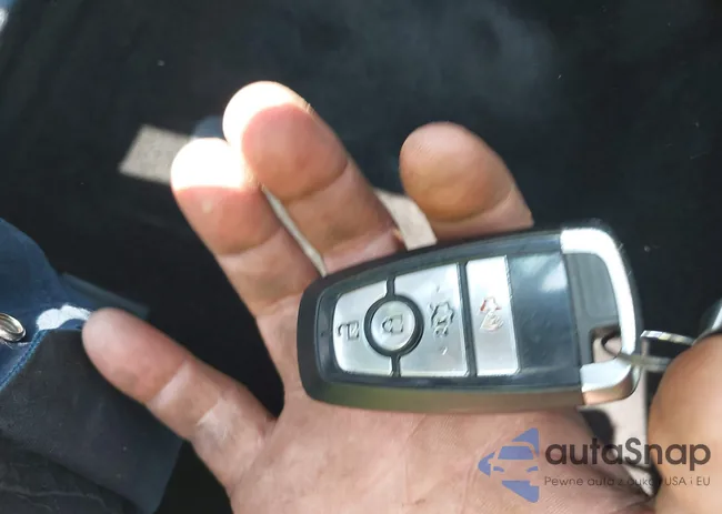 3FA6P0G71JR229769: 42590691