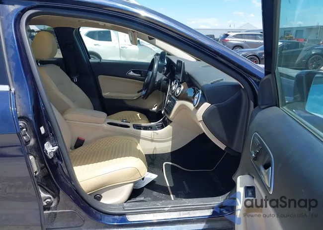 WDCTG4EB9HJ293942: 42590697