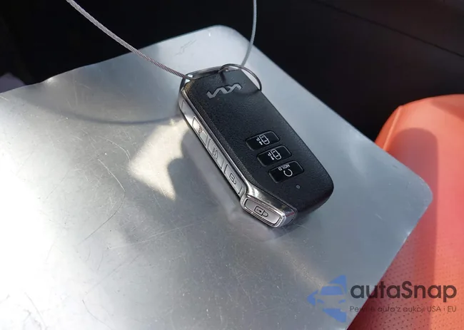 KNDPXCAG8P7075943: 42590853