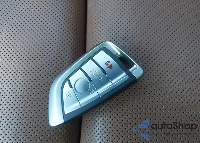 WBAYF8C51DD139735: 42590928