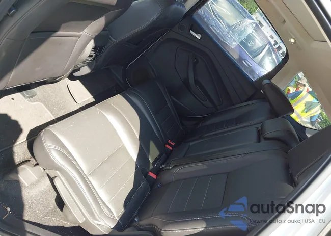 1FMCU9J9XGUB55169: 42590143