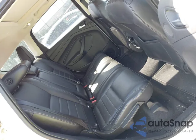 1FMCU9J9XGUB55169: 42590143