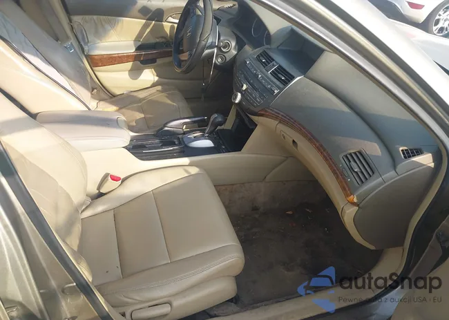 1HGCP26869A143772: 42590380