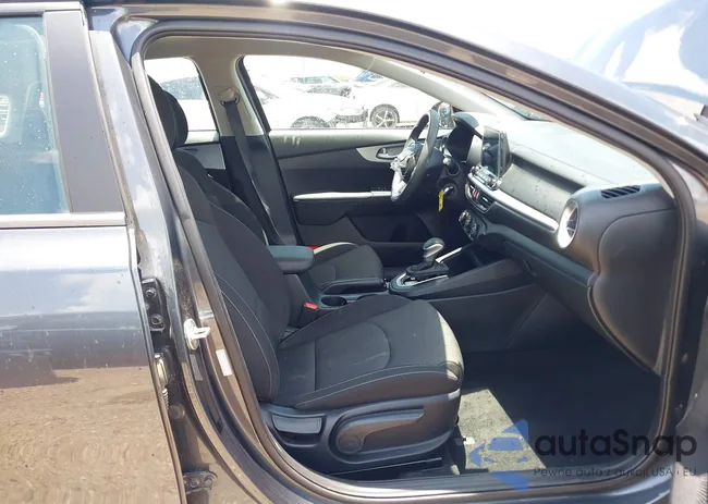 3KPF24AD4RE712335: 42591540