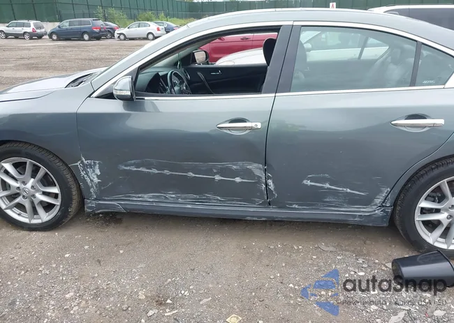 1N4AA5AP0BC818412: 42591097