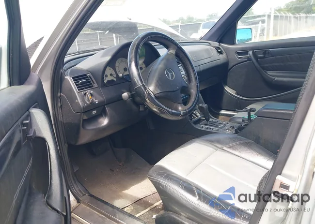 WDBHA24G1YA866393: 42592455