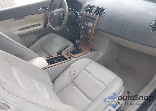 YV1MC67248J041993: 42592729