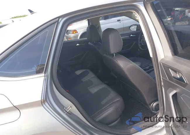 3VWC57BU7KM215587: 42592746