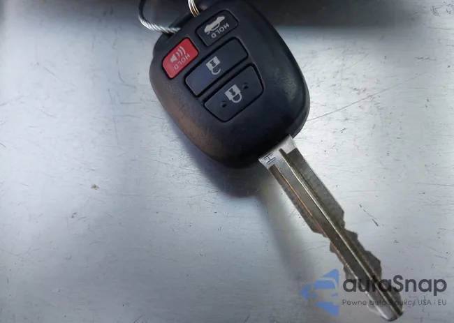 2T1BURHE7KC210444: 42592801