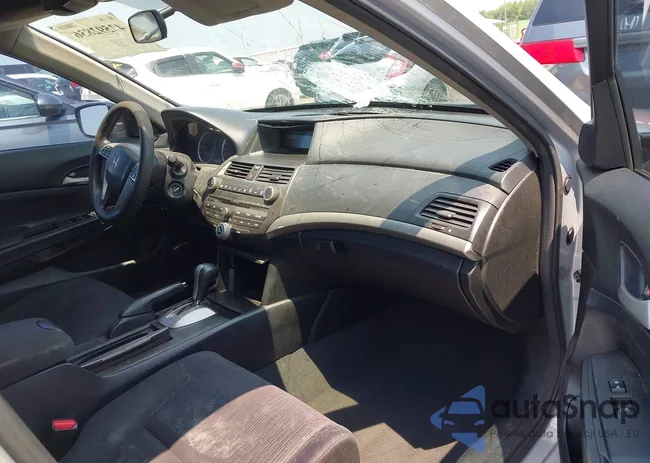 1HGCP2F49CA048465: 42592836