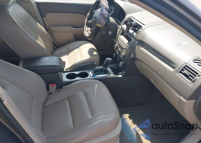 3FAHP0JG4BR225802: 42593663