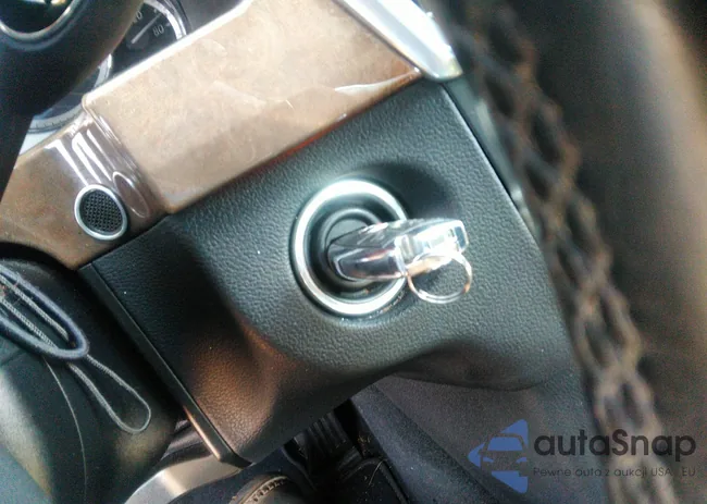 WDDHF8JB5CA572833: 42593813