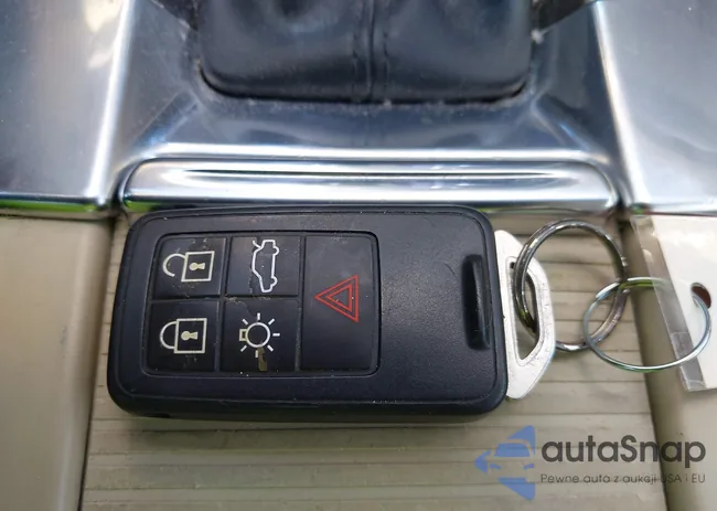 YV126MFK9G2397028: 42593825