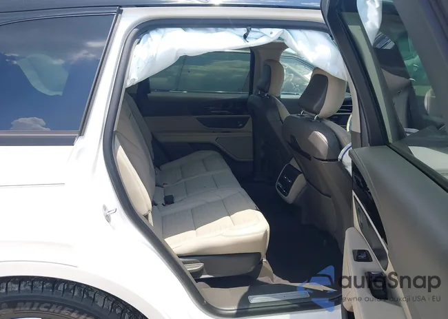 5LMPJ8K4XSJ926213: 42593277