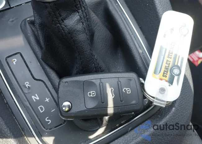 3VWD17AJ5FM319637: 42594402