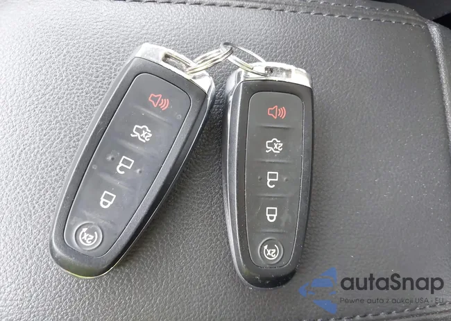 1FADP5BU8FL102637: 42595631