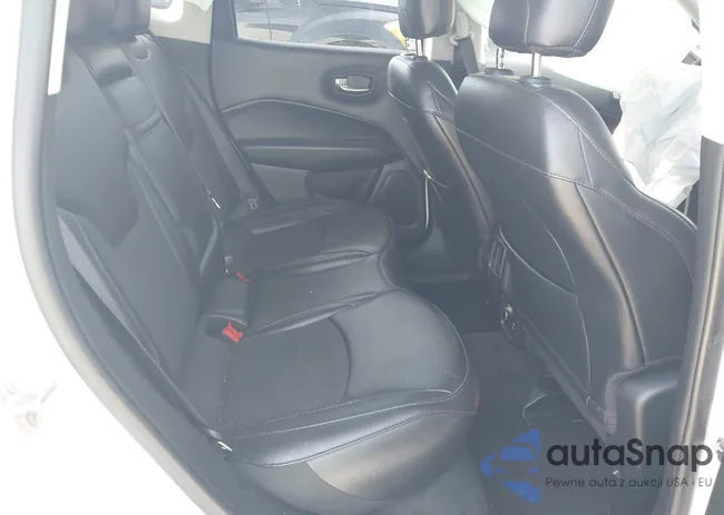 3C4NJCBB3KT676807: 42595932