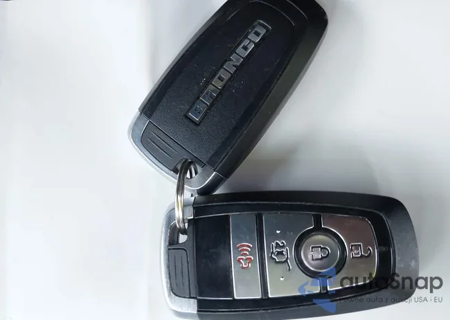 3FMCR9B67MRA72677: 42596592