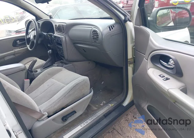 1GNET16S656146586: 42596738