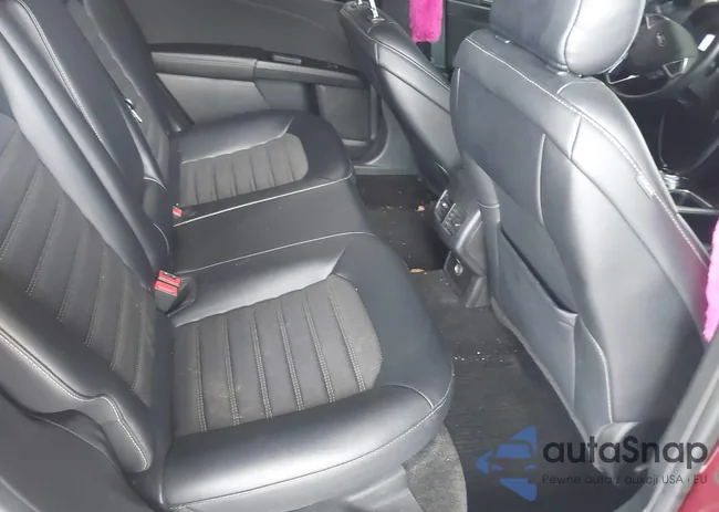 3FA6P0HD2JR229588: 42596745