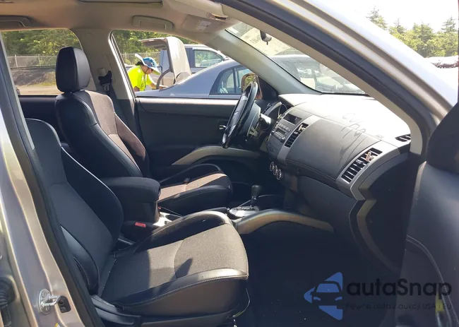 JA4JT4AX8AZ016386: 42596403