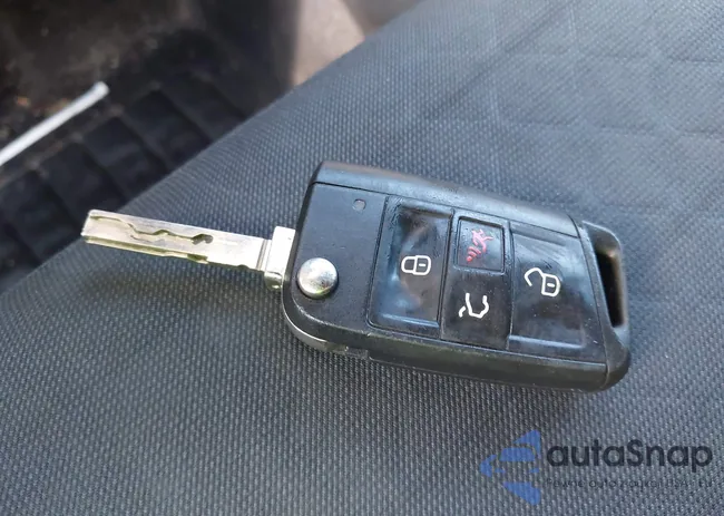 3VV1B7AX7LM133084: 42597631