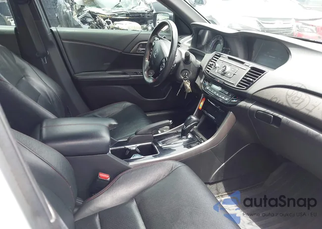 1HGCR2F18HA231329: 42597970