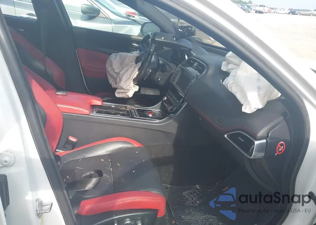 SAJAG4FV8JCP25776: 42597985