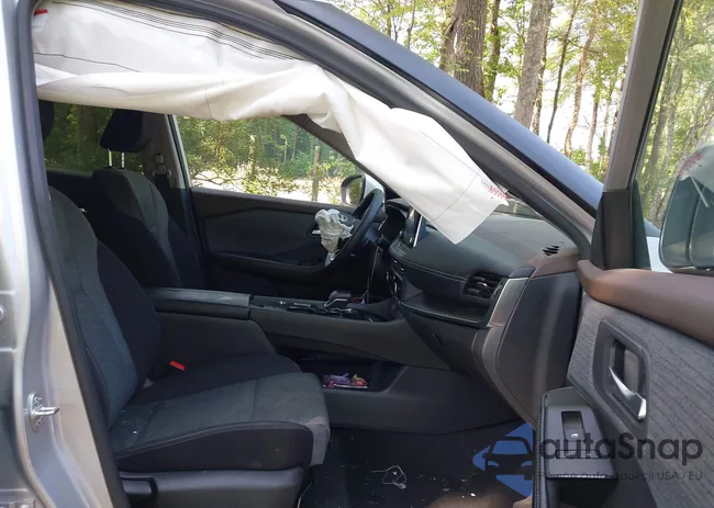 JN8BT3BA9PW428121: 42597423