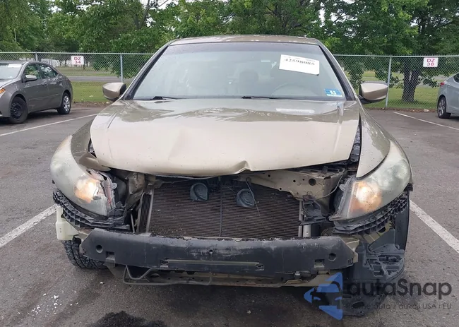 1HGCP268X8A009572: 42598085