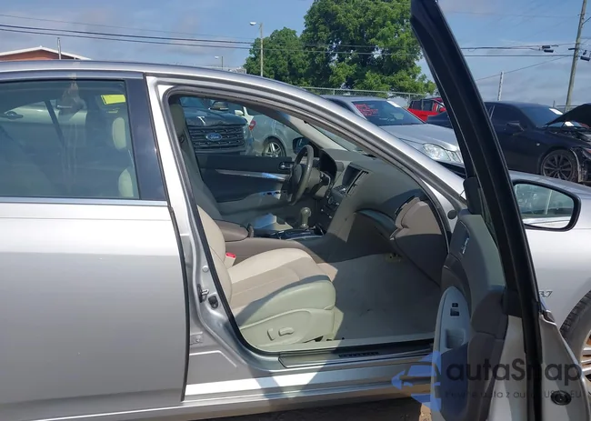 JN1CV6AP7FM501436: 42599467