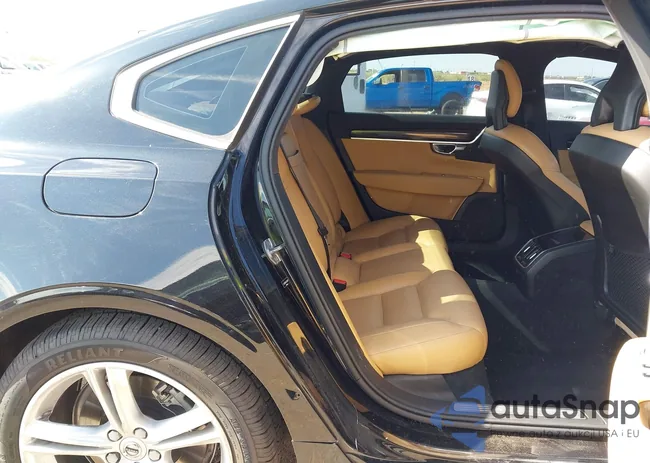 LVY982MK6JP028281: 42599154