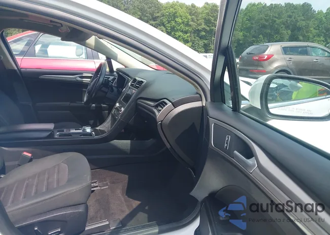 3FA6P0T94LR190444: 42600695