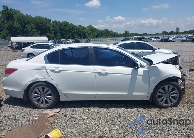 1HGCP2F87CA070497: 42600741