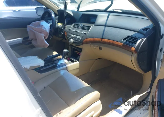 1HGCP2F87CA070497: 42600741