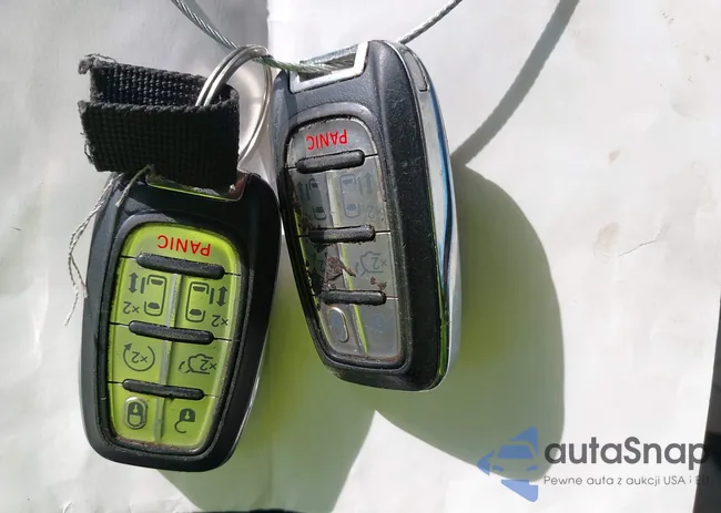 2C4RC1EG7HR550985: 42600821