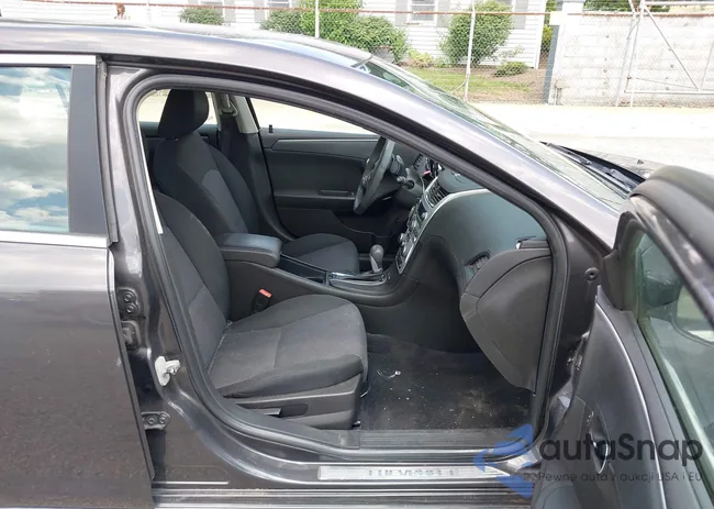 1G1ZC5EB8AF306943: 42600920